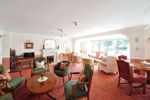 RESIDENTS LOUNGE- click for photo gallery